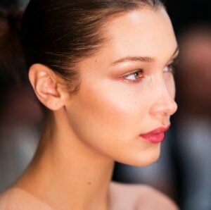 Cakey Make-up: 10 Methods to Repair Caking and Creasing Pores and skin