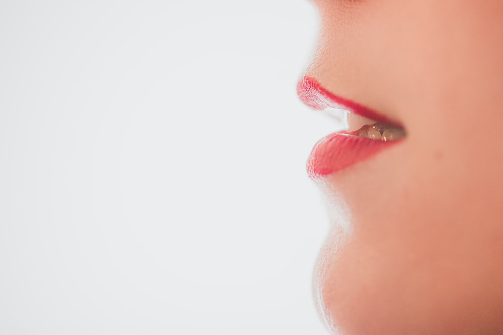 7 Dermatologists Ideas For Therapeutic Dry, Chapped Lips